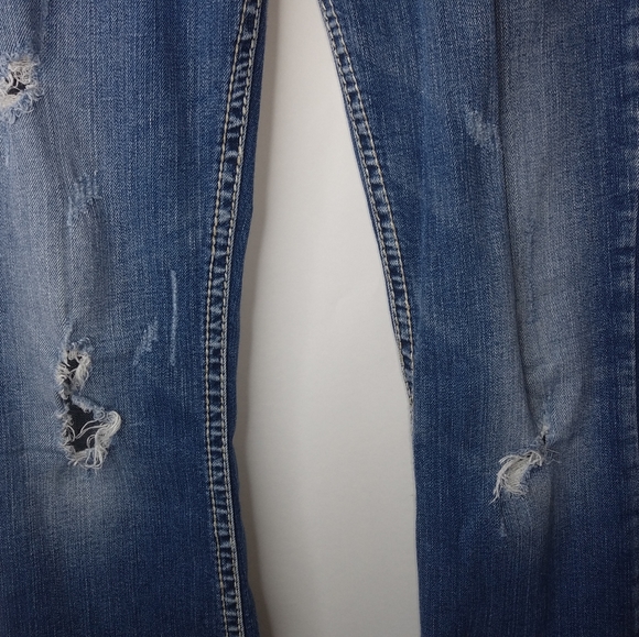 SILVER Tuesday 32 Distressed Flare Jeans - Picture 2 of 12